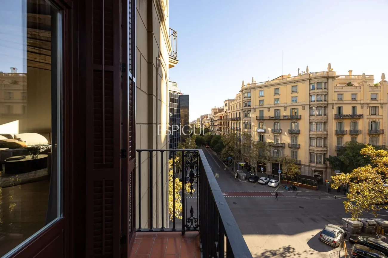 Logement exclusif avec une essence classique et un confort contemporain au cœur de l&rsquo;Eixample Dret