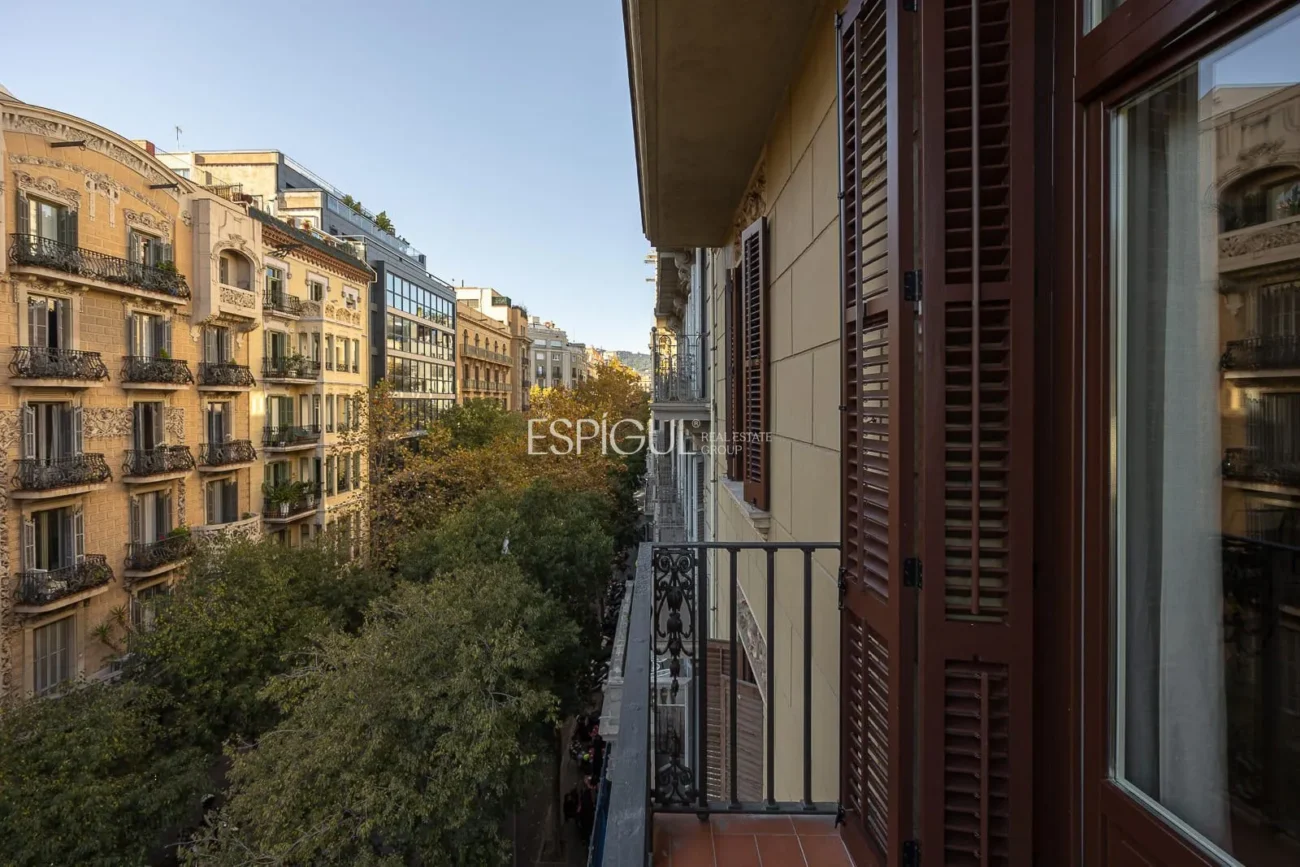 Logement exclusif avec une essence classique et un confort contemporain au cœur de l&rsquo;Eixample Dret