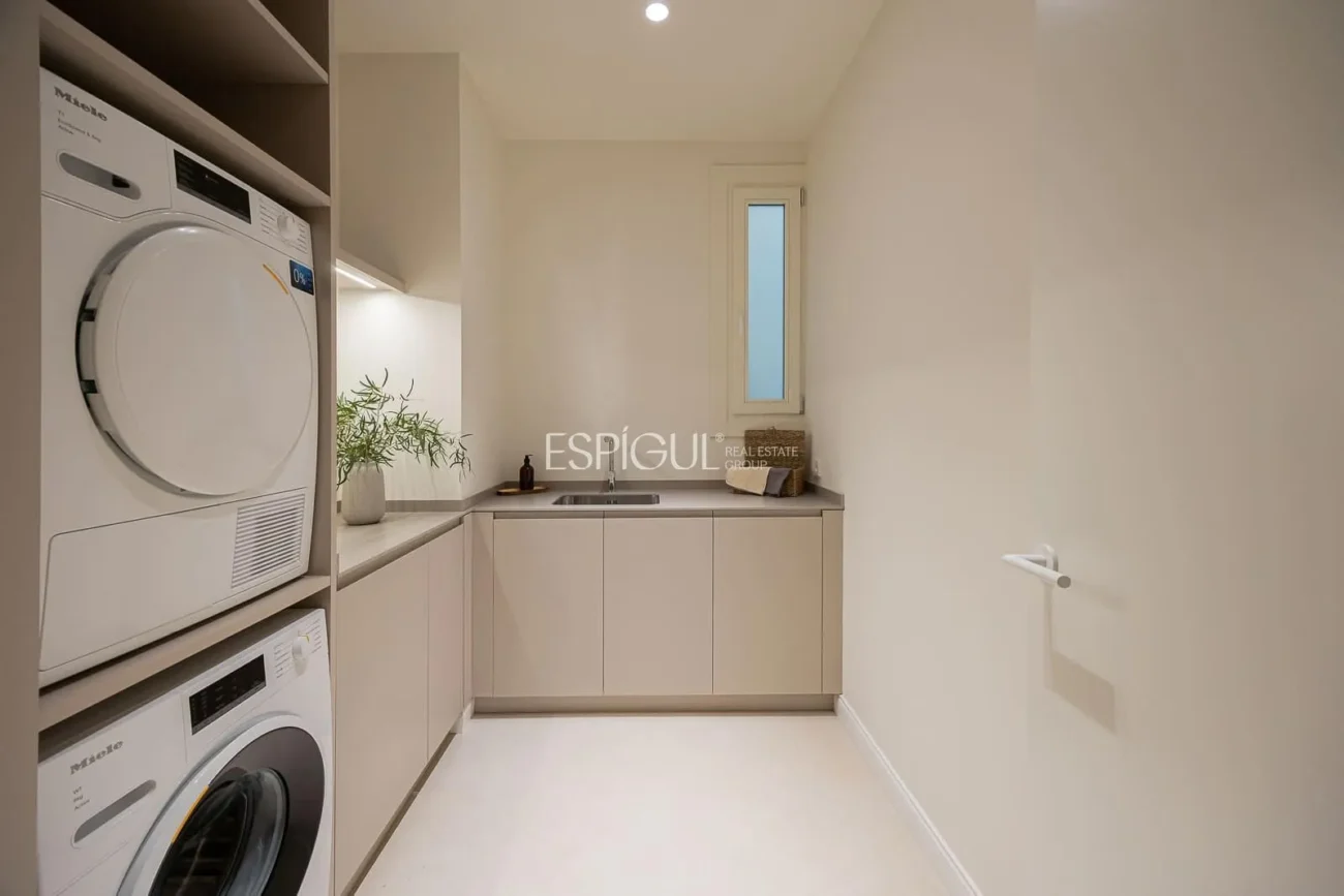 Logement exclusif avec une essence classique et un confort contemporain au cœur de l&rsquo;Eixample Dret