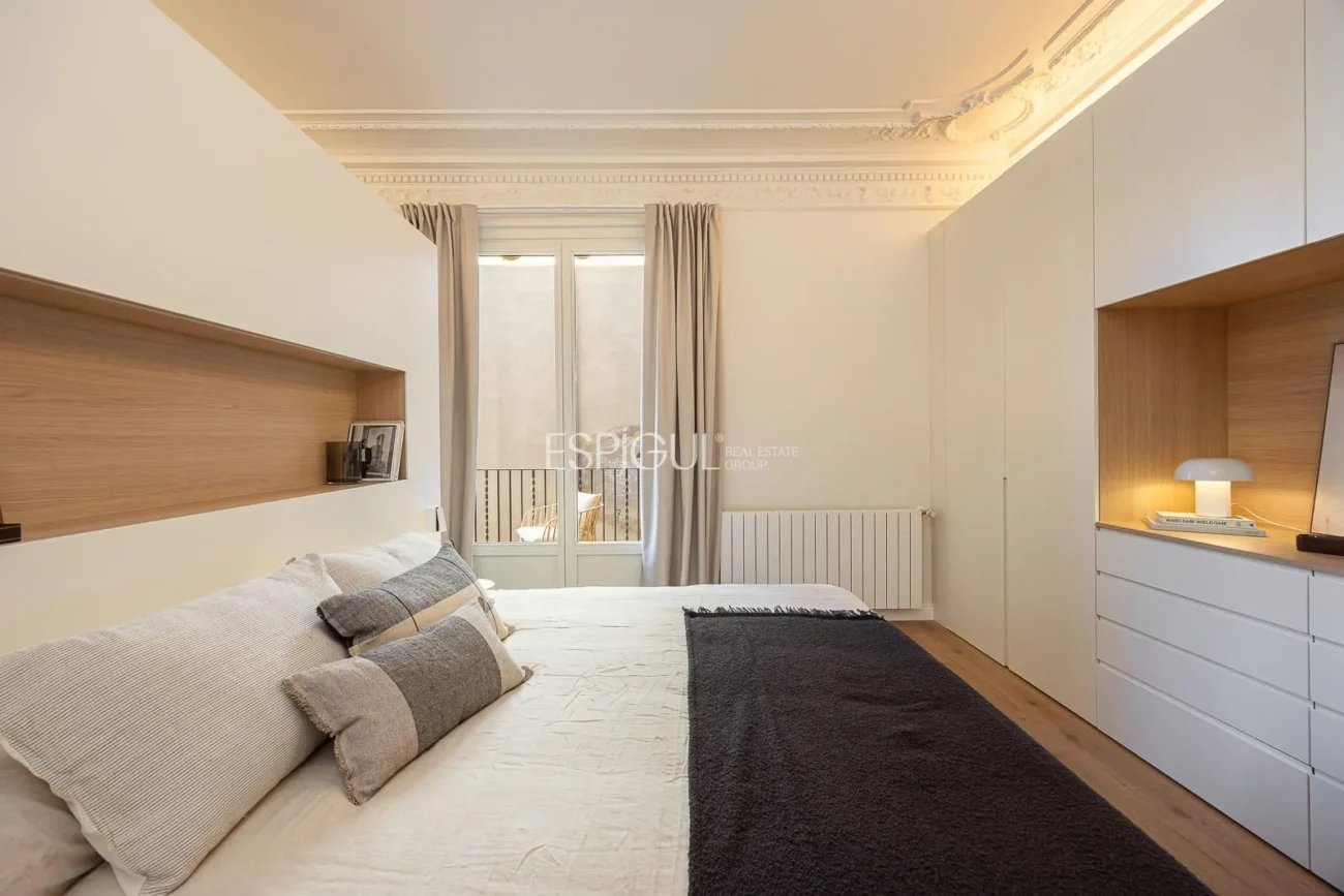 Logement exclusif avec une essence classique et un confort contemporain au cœur de l&rsquo;Eixample Dret