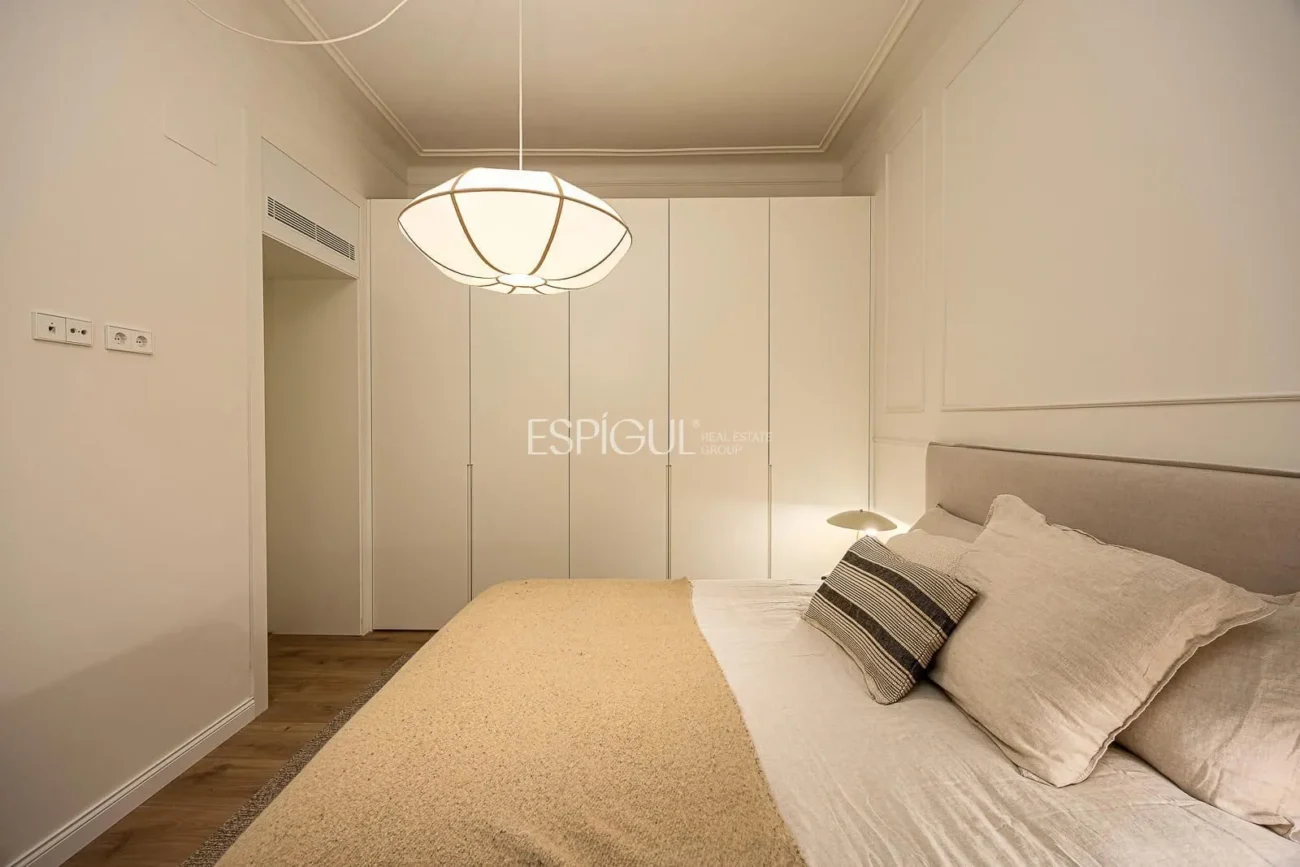 Logement exclusif avec une essence classique et un confort contemporain au cœur de l&rsquo;Eixample Dret