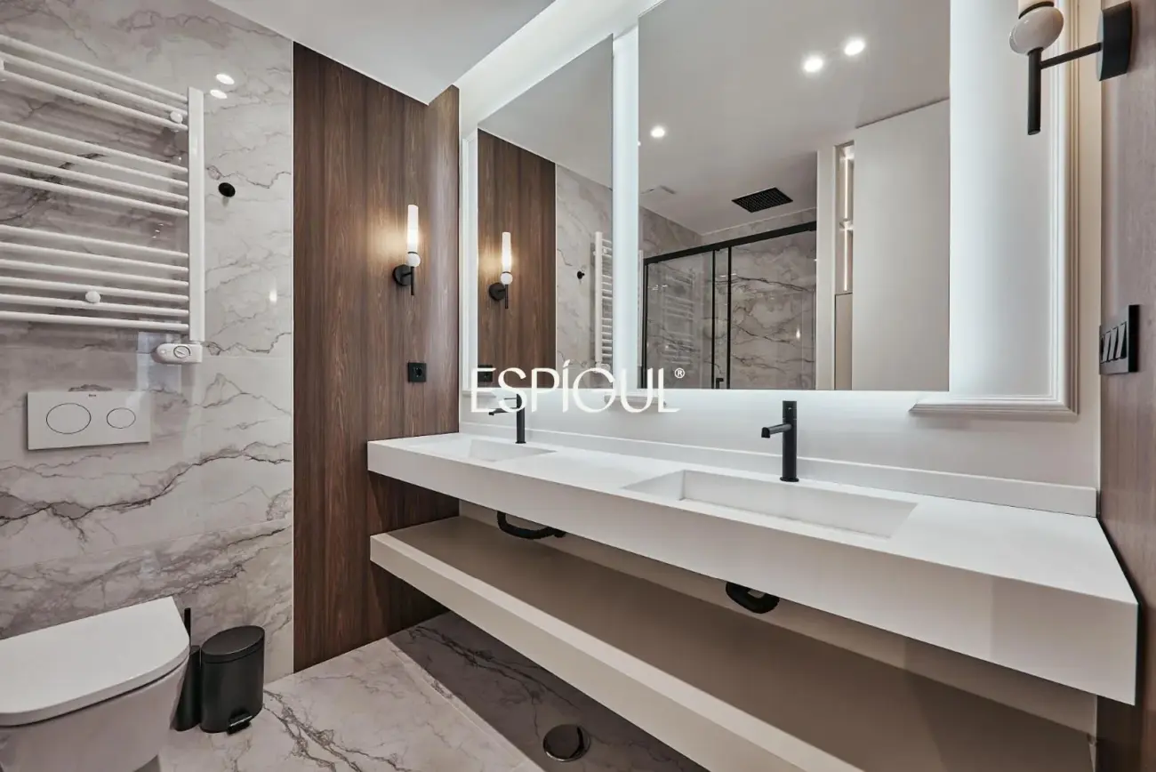 Vivienda exterior en Calle Principe de Asturias, Lista