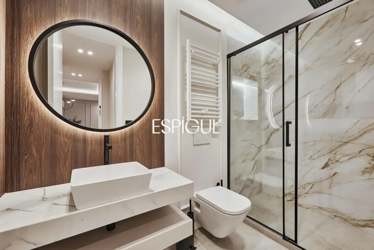 Vivienda exterior en Calle Principe de Asturias, Lista