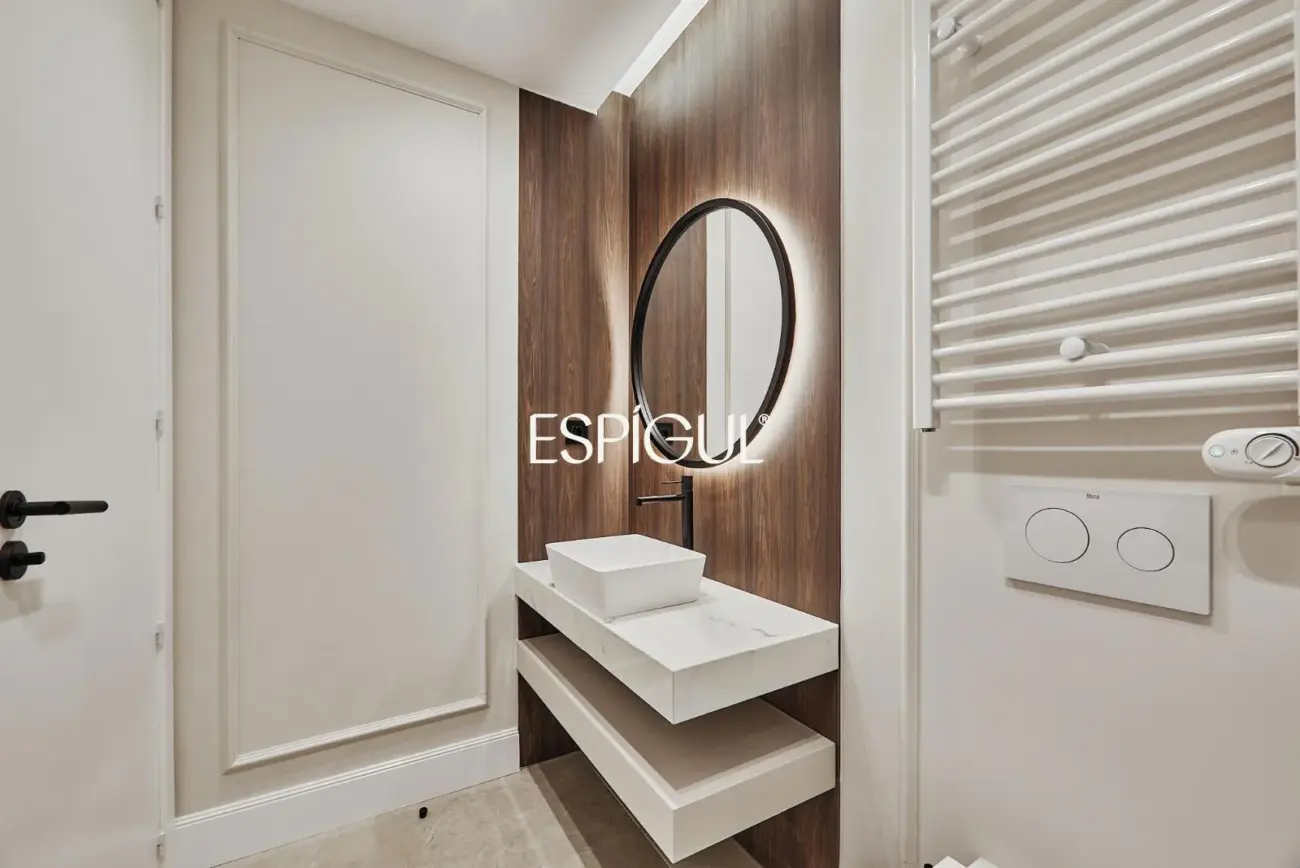 Vivienda exterior en Calle Principe de Asturias, Lista