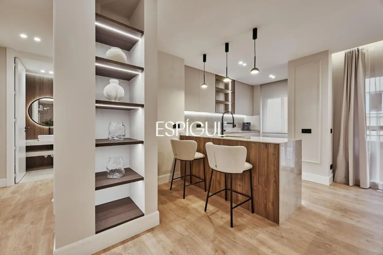 Vivienda exterior en Calle Principe de Asturias, Lista