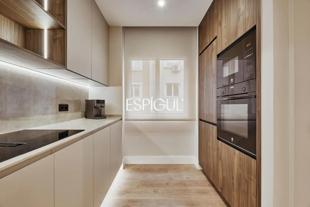 Vivienda exterior en Calle Principe de Asturias, Lista