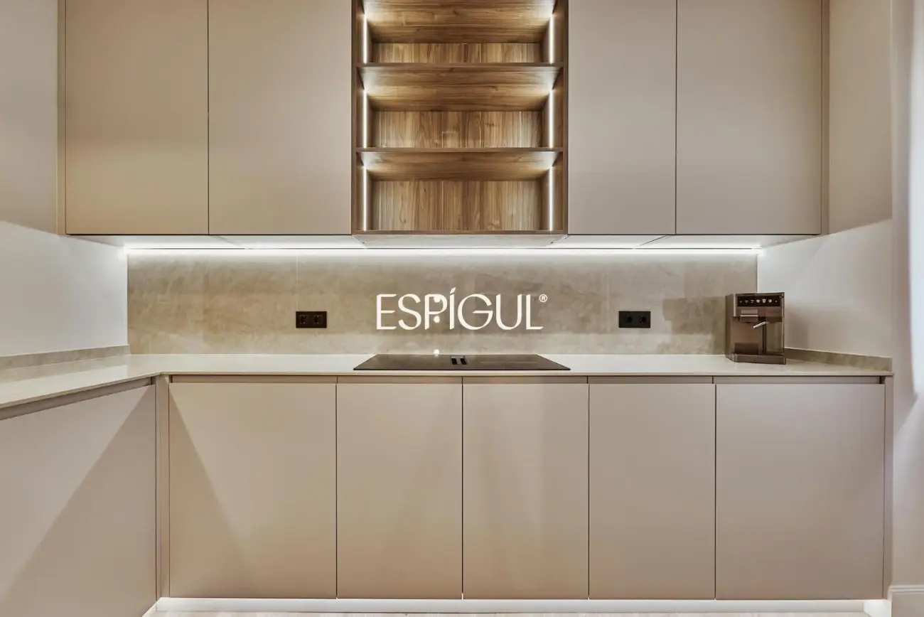 Vivienda exterior en Calle Principe de Asturias, Lista