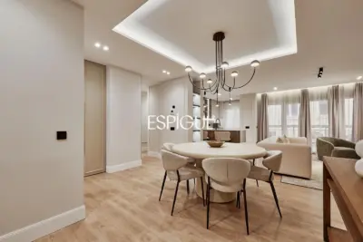 Vivienda exterior en Calle Principe de Asturias, Lista