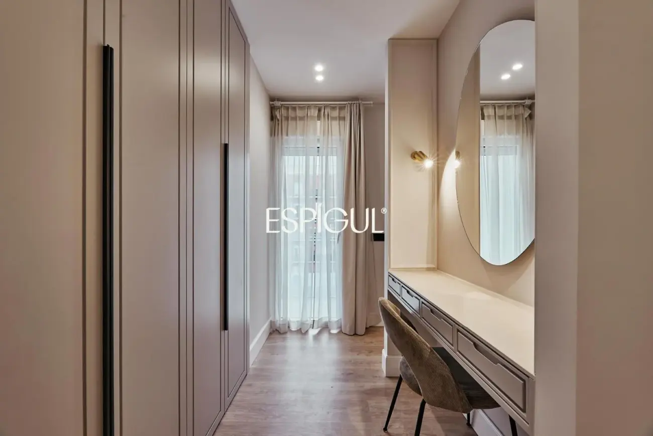 Vivienda exterior en Calle Principe de Asturias, Lista