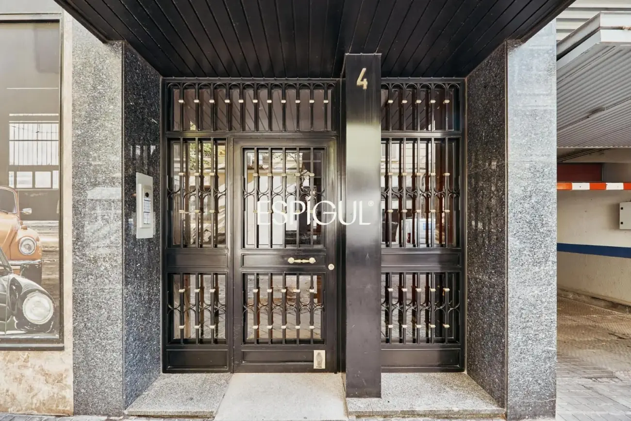 Vivienda exterior en Calle Principe de Asturias, Lista