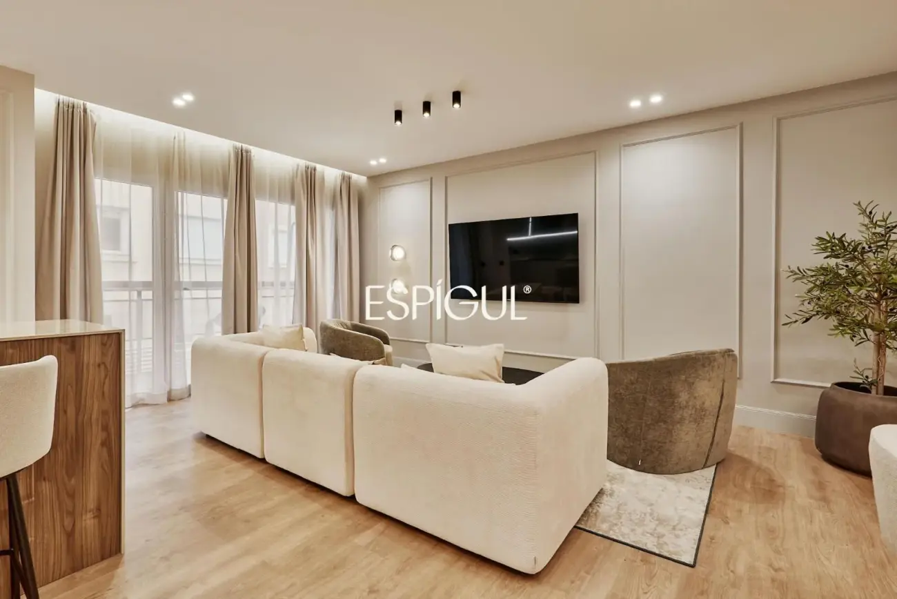 Vivienda exterior en Calle Principe de Asturias, Lista