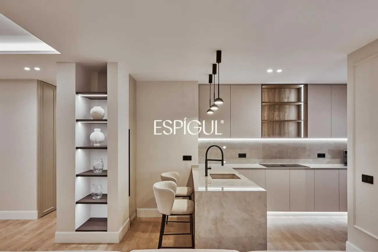 Vivienda exterior en Calle Principe de Asturias, Lista