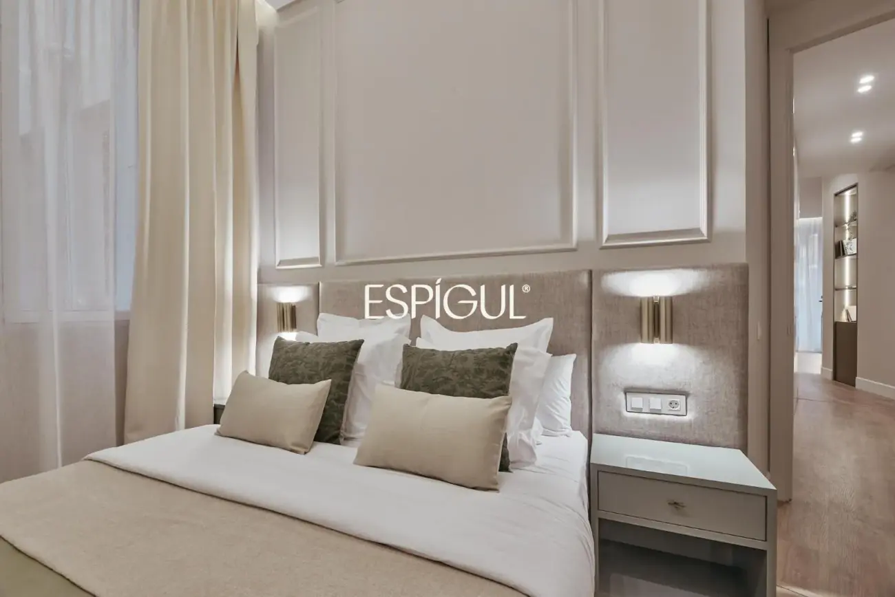 Отремонтированная квартира с видом на улицу на улице Барко, Центр