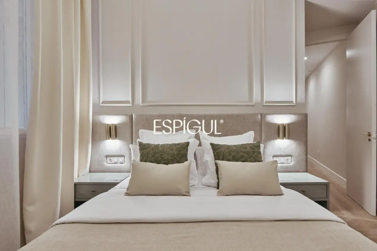 Отремонтированная квартира с видом на улицу на улице Барко, Центр