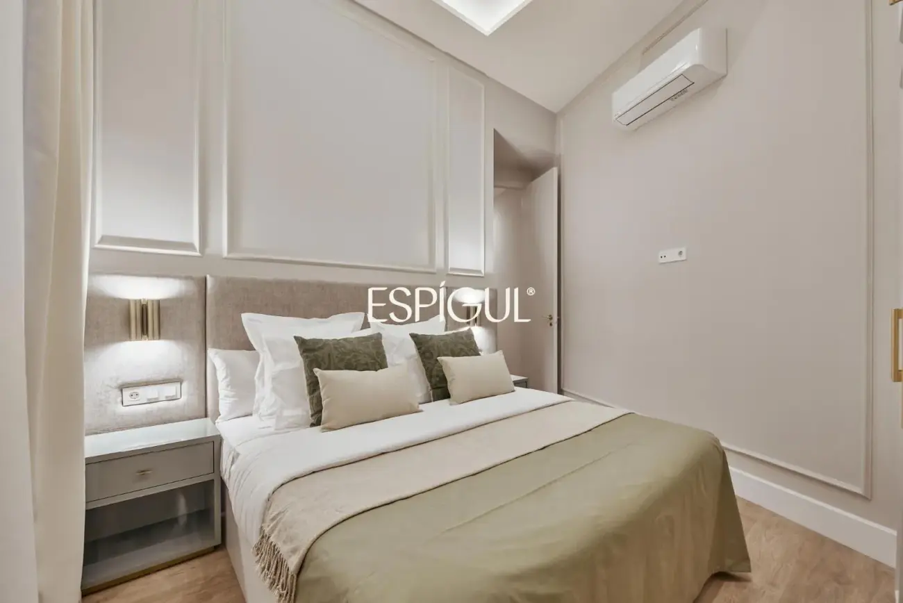 Отремонтированная квартира с видом на улицу на улице Барко, Центр