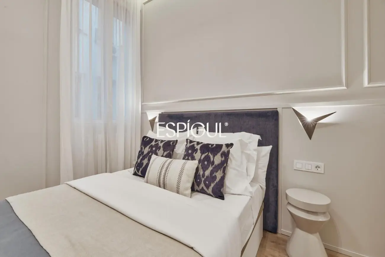 Отремонтированная квартира с видом на улицу на улице Барко, Центр