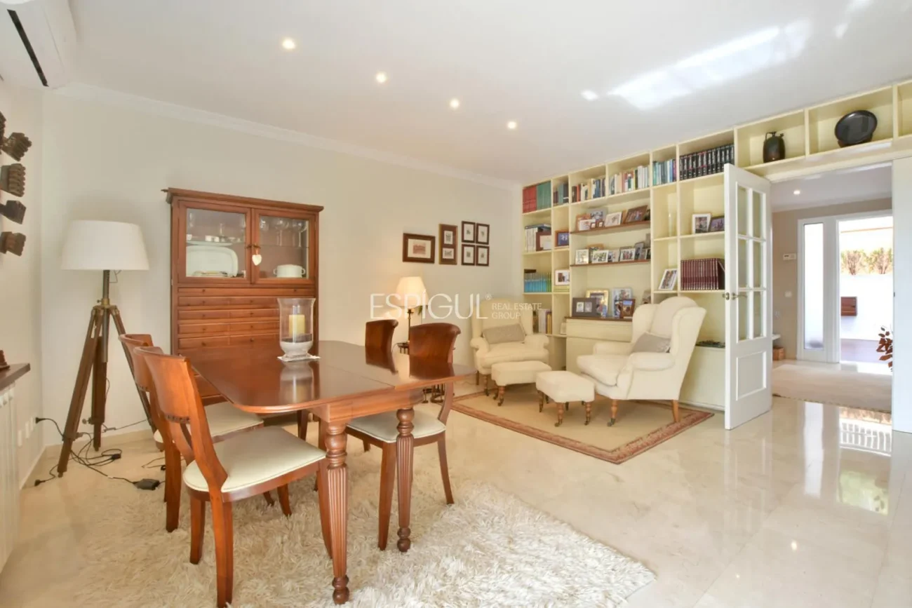 Двухквартирный дом с захватывающим видом в Сант-Бергер, Тейя