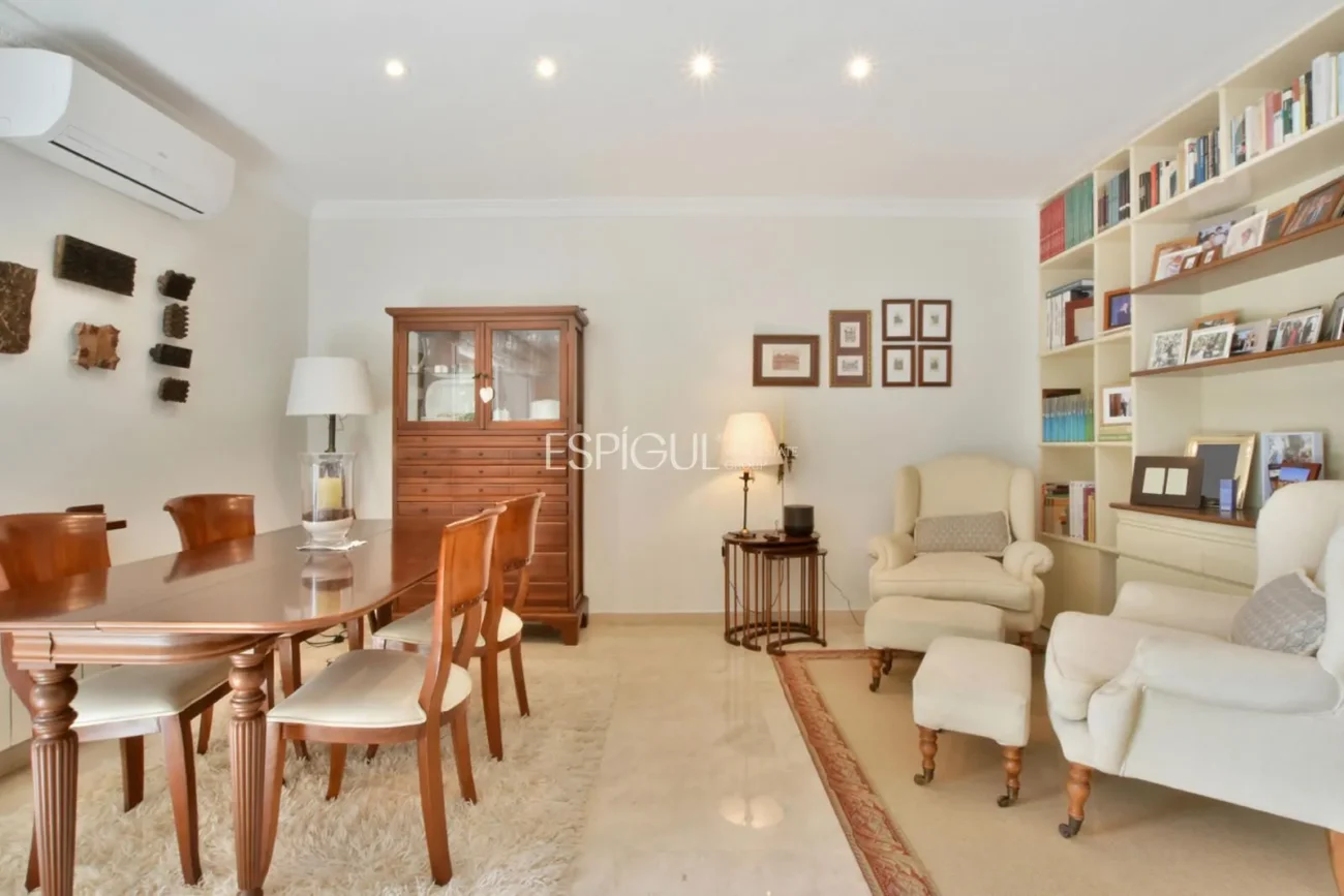 Двухквартирный дом с захватывающим видом в Сант-Бергер, Тейя