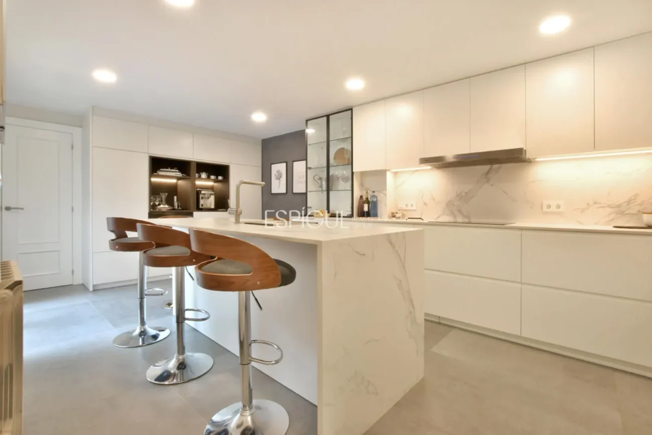 Двухквартирный дом с захватывающим видом в Сант-Бергер, Тейя