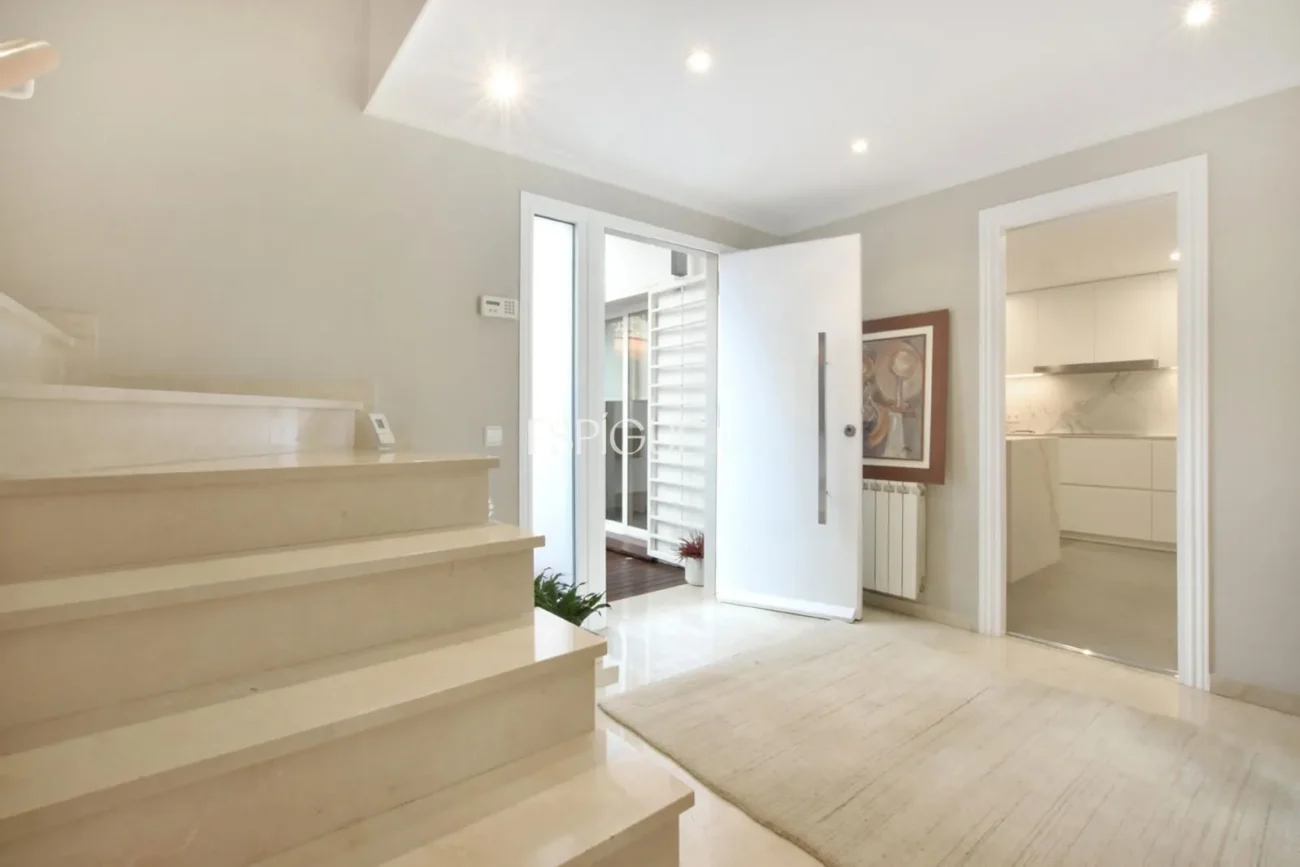 Двухквартирный дом с захватывающим видом в Сант-Бергер, Тейя