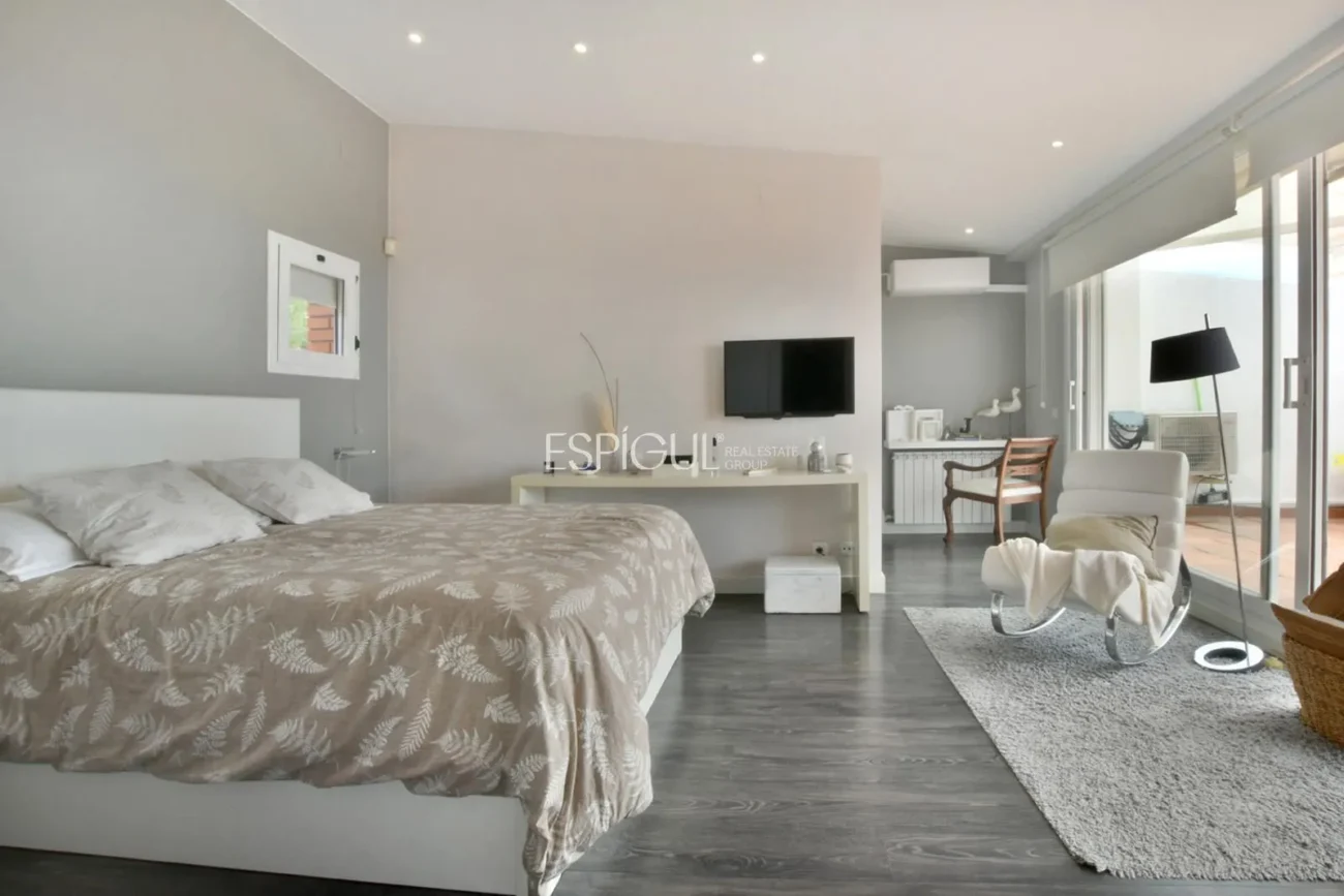 Двухквартирный дом с захватывающим видом в Сант-Бергер, Тейя