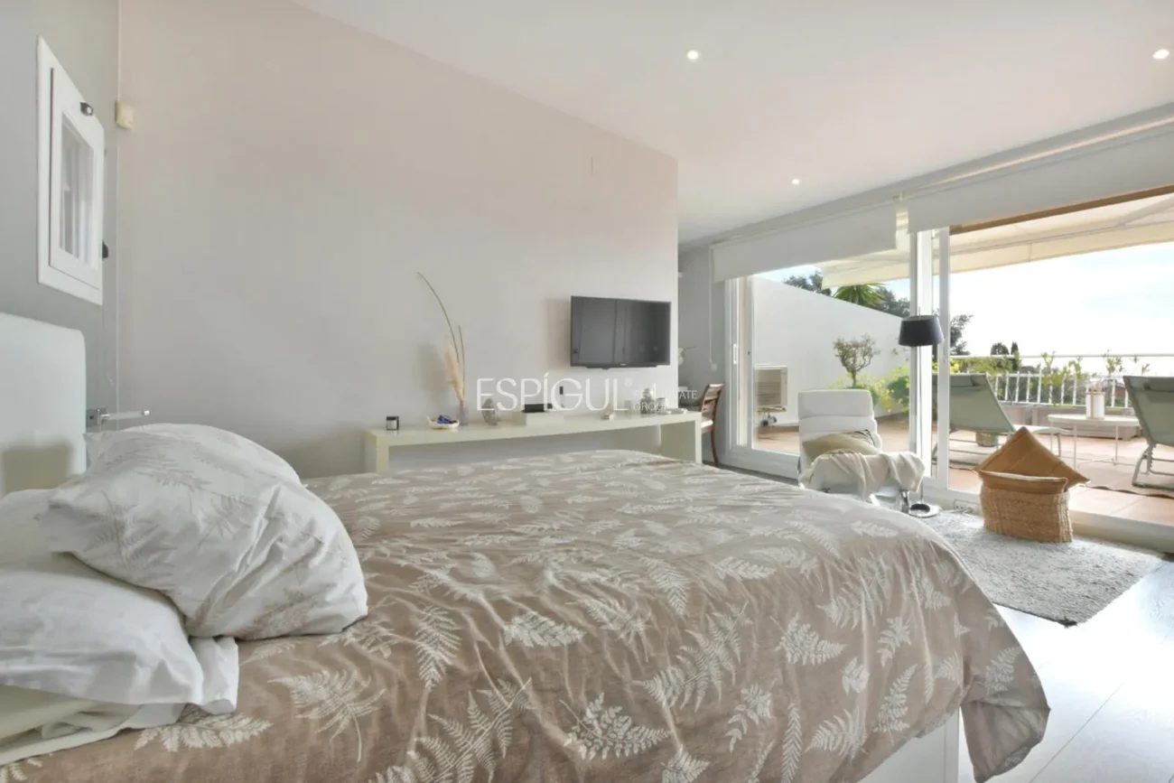 Двухквартирный дом с захватывающим видом в Сант-Бергер, Тейя