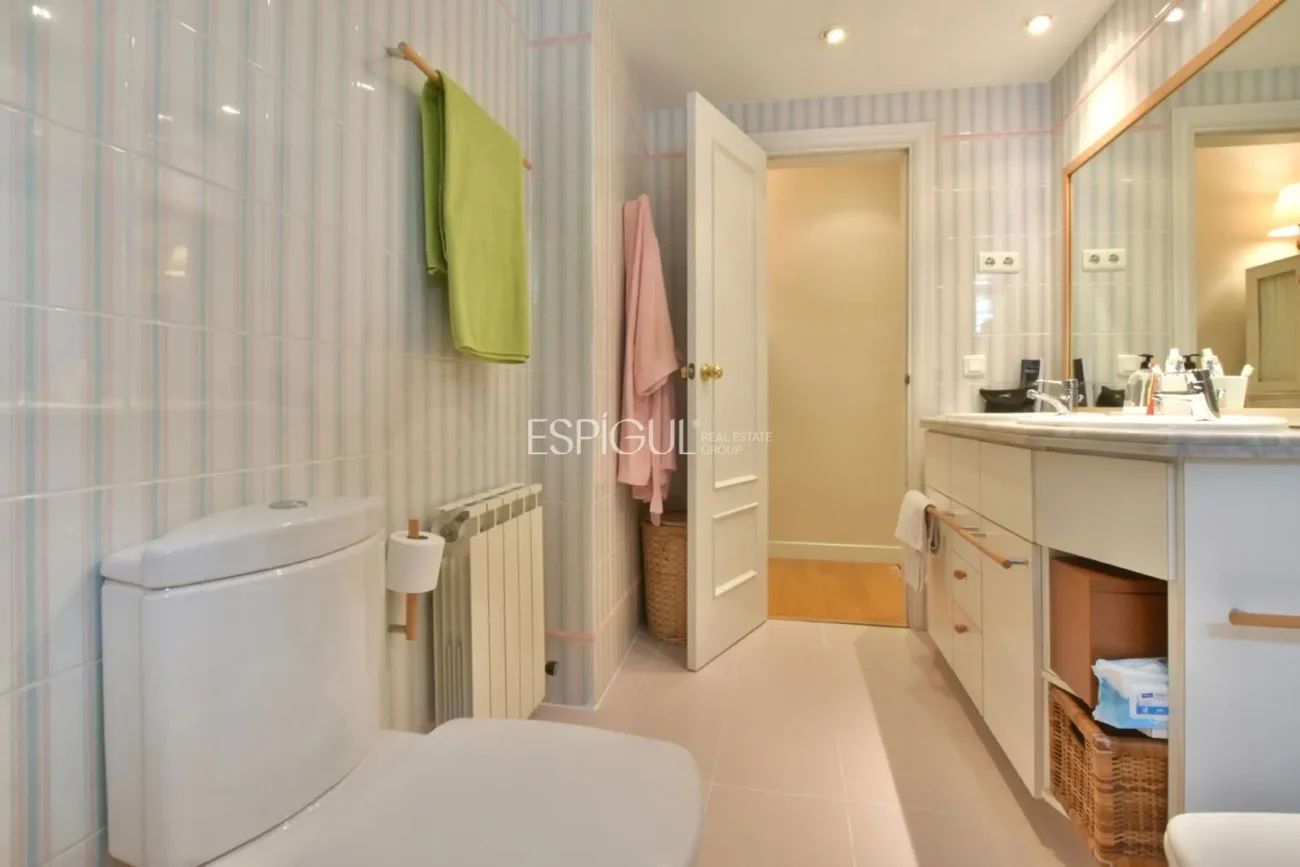 Двухквартирный дом с захватывающим видом в Сант-Бергер, Тейя