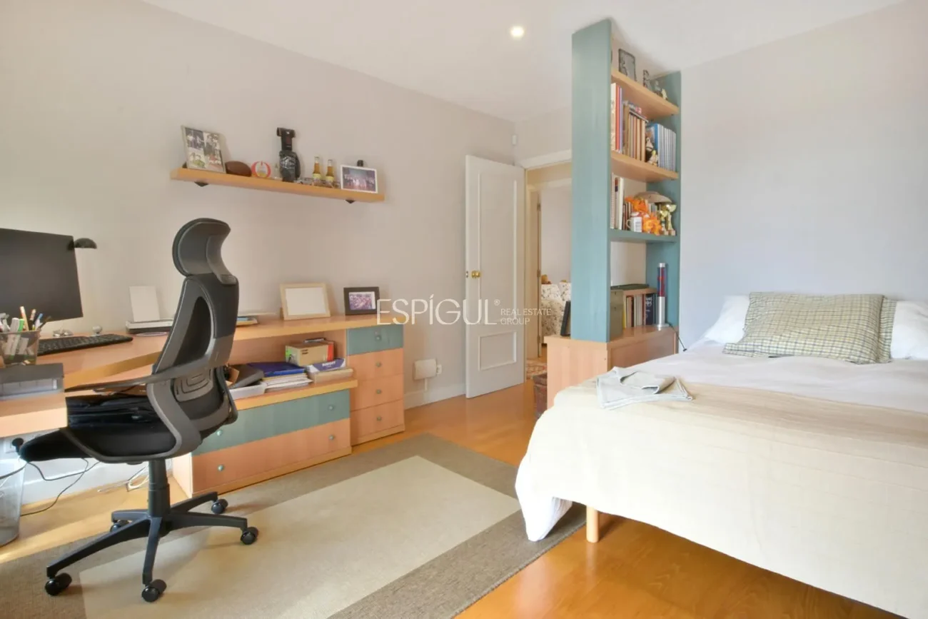 Двухквартирный дом с захватывающим видом в Сант-Бергер, Тейя