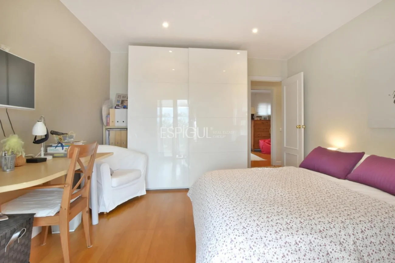 Двухквартирный дом с захватывающим видом в Сант-Бергер, Тейя