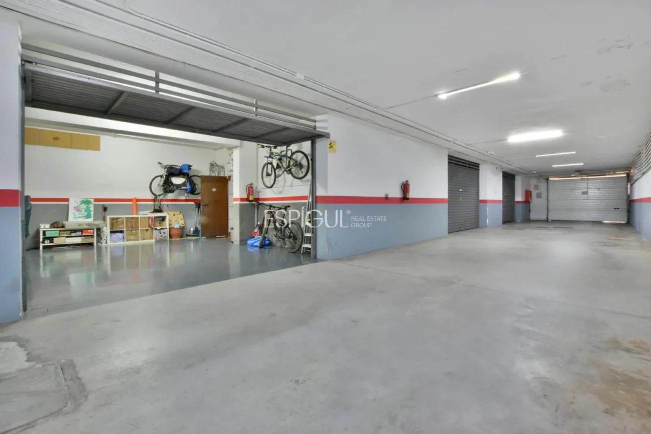 Двухквартирный дом с захватывающим видом в Сант-Бергер, Тейя