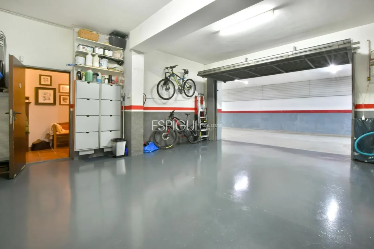 Двухквартирный дом с захватывающим видом в Сант-Бергер, Тейя