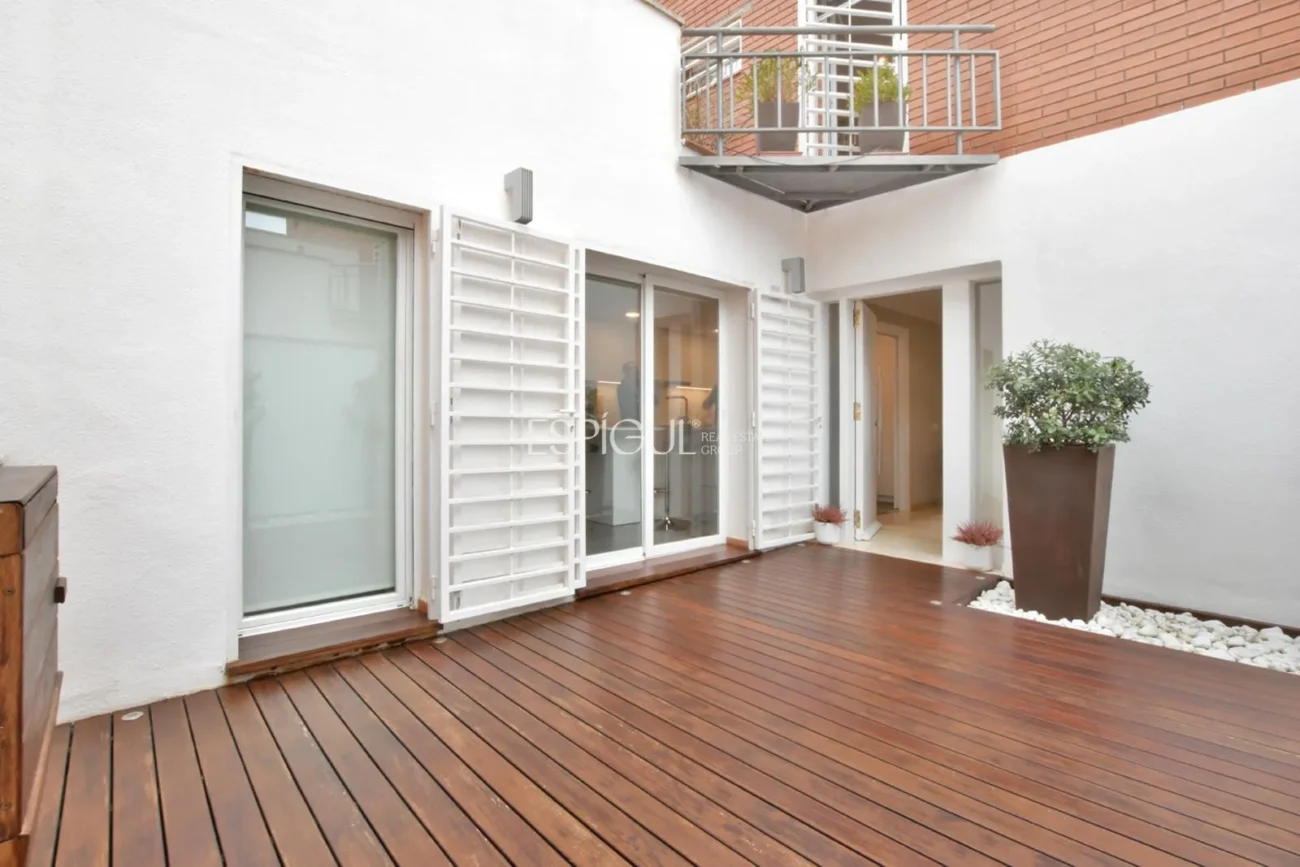 Двухквартирный дом с захватывающим видом в Сант-Бергер, Тейя