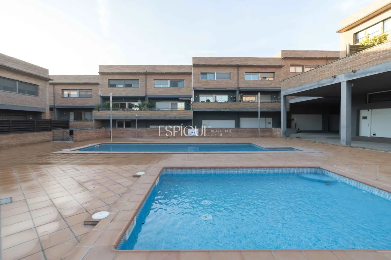 Amplia vivienda familiar en zona tranquila de Fornells de la Selva