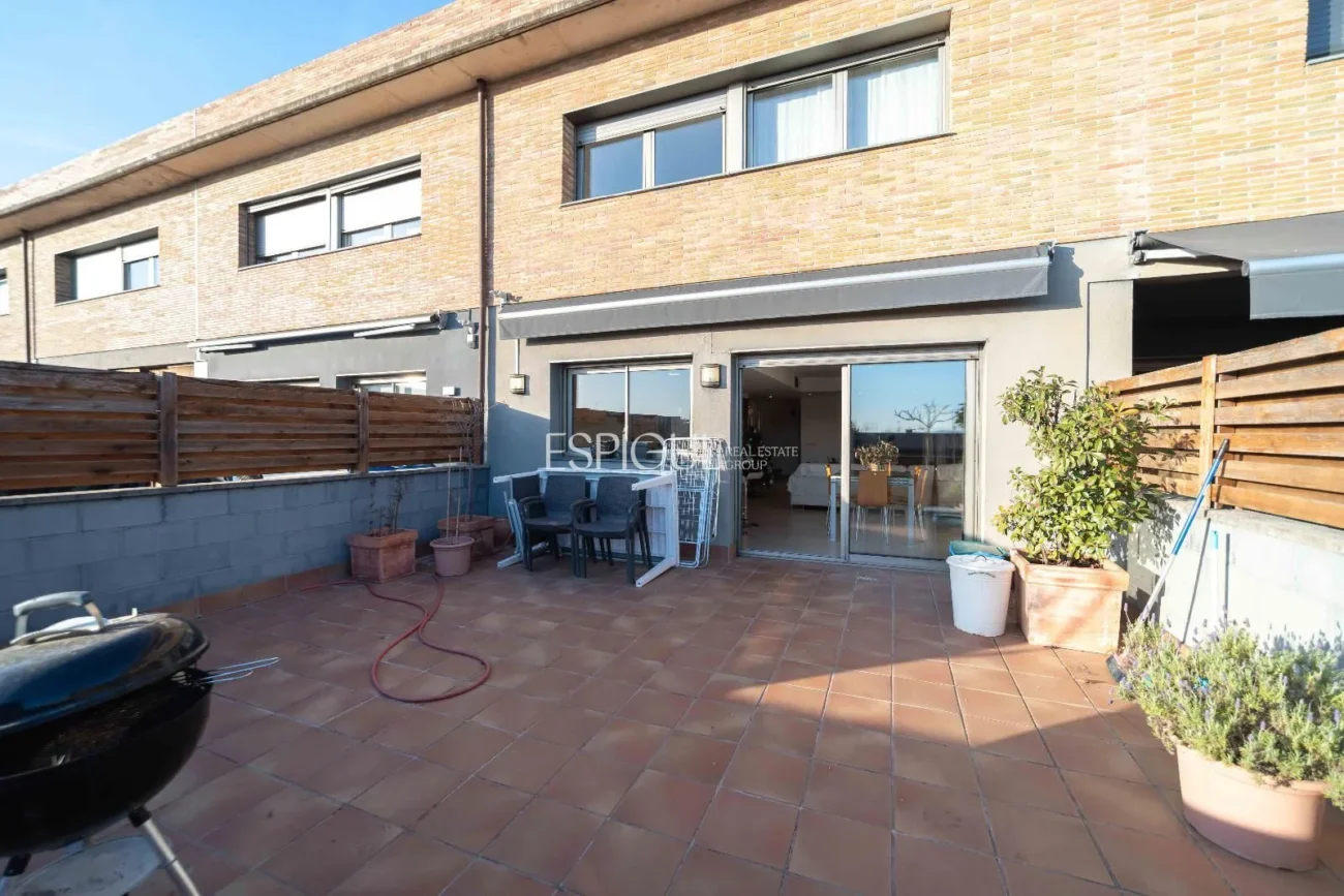 Amplia vivienda familiar en zona tranquila de Fornells de la Selva