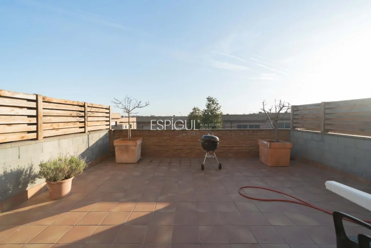 Amplia vivienda familiar en zona tranquila de Fornells de la Selva