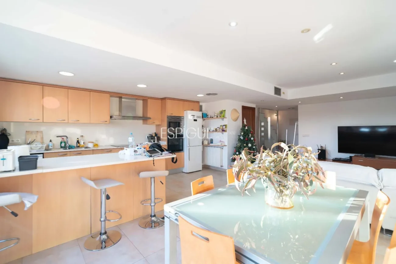 Amplia vivienda familiar en zona tranquila de Fornells de la Selva