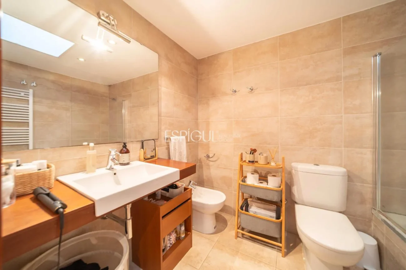 Amplia vivienda familiar en zona tranquila de Fornells de la Selva