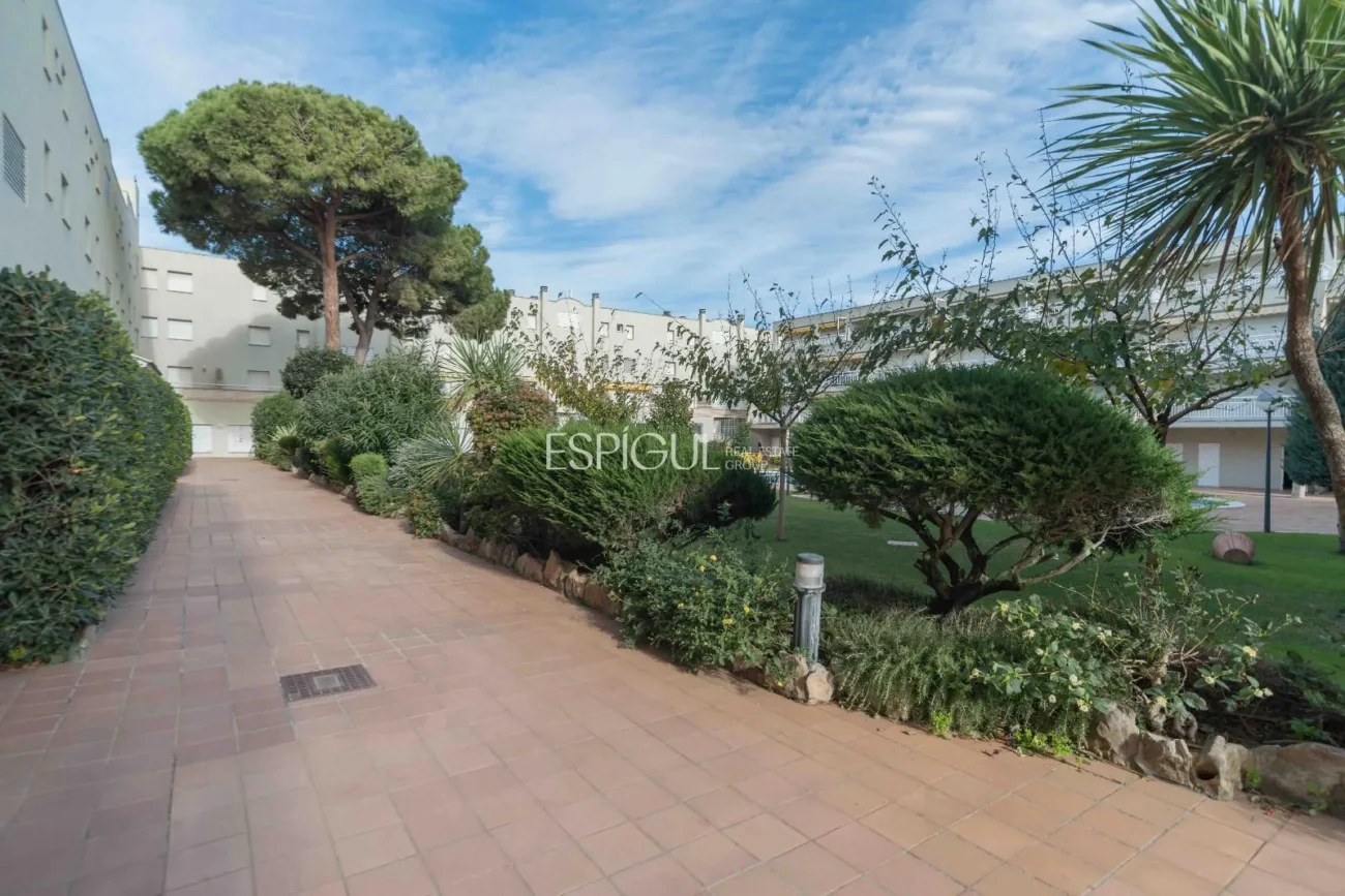 Bajo con jardín de 2 habitaciones en el puerto de L´Escala