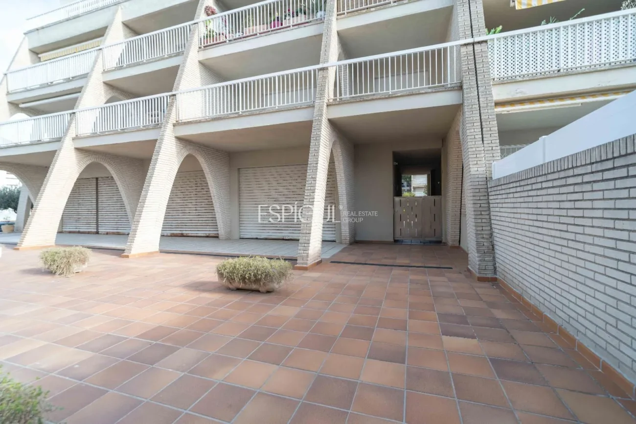 Bajo con jardín de 2 habitaciones en el puerto de L´Escala