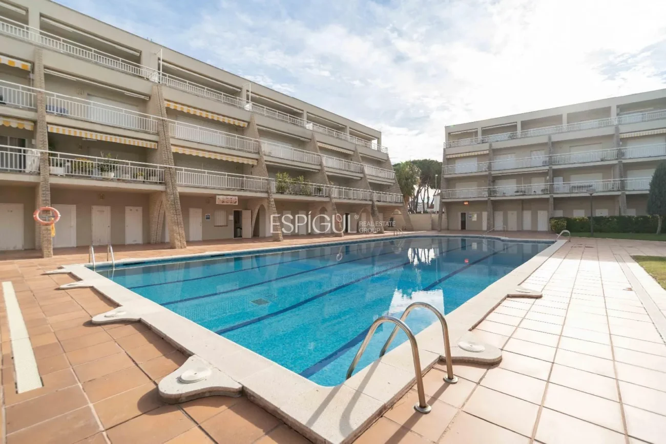 Bajo con jardín de 2 habitaciones en el puerto de L´Escala