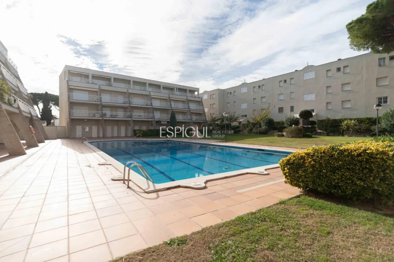 Bajo con jardín de 2 habitaciones en el puerto de L´Escala