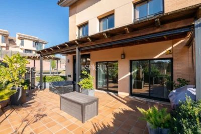 Townhouse for sale in Golf Masia Bach