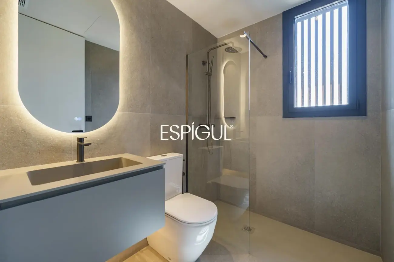 Luxe amb vistes al mar: Exclusives cases d’obra nova amb piscina a Llavaneres