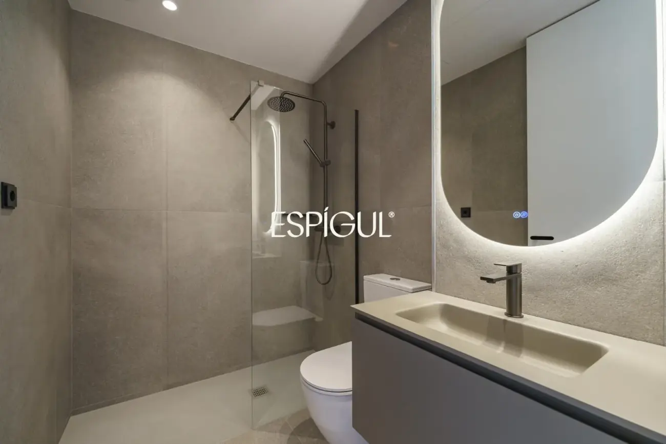 Luxe amb vistes al mar: Exclusives cases d’obra nova amb piscina a Llavaneres