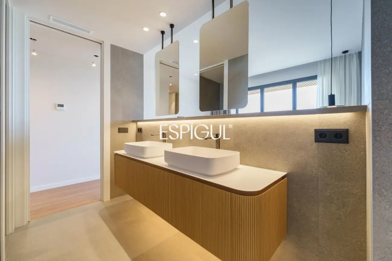 Luxe amb vistes al mar: Exclusives cases d’obra nova amb piscina a Llavaneres