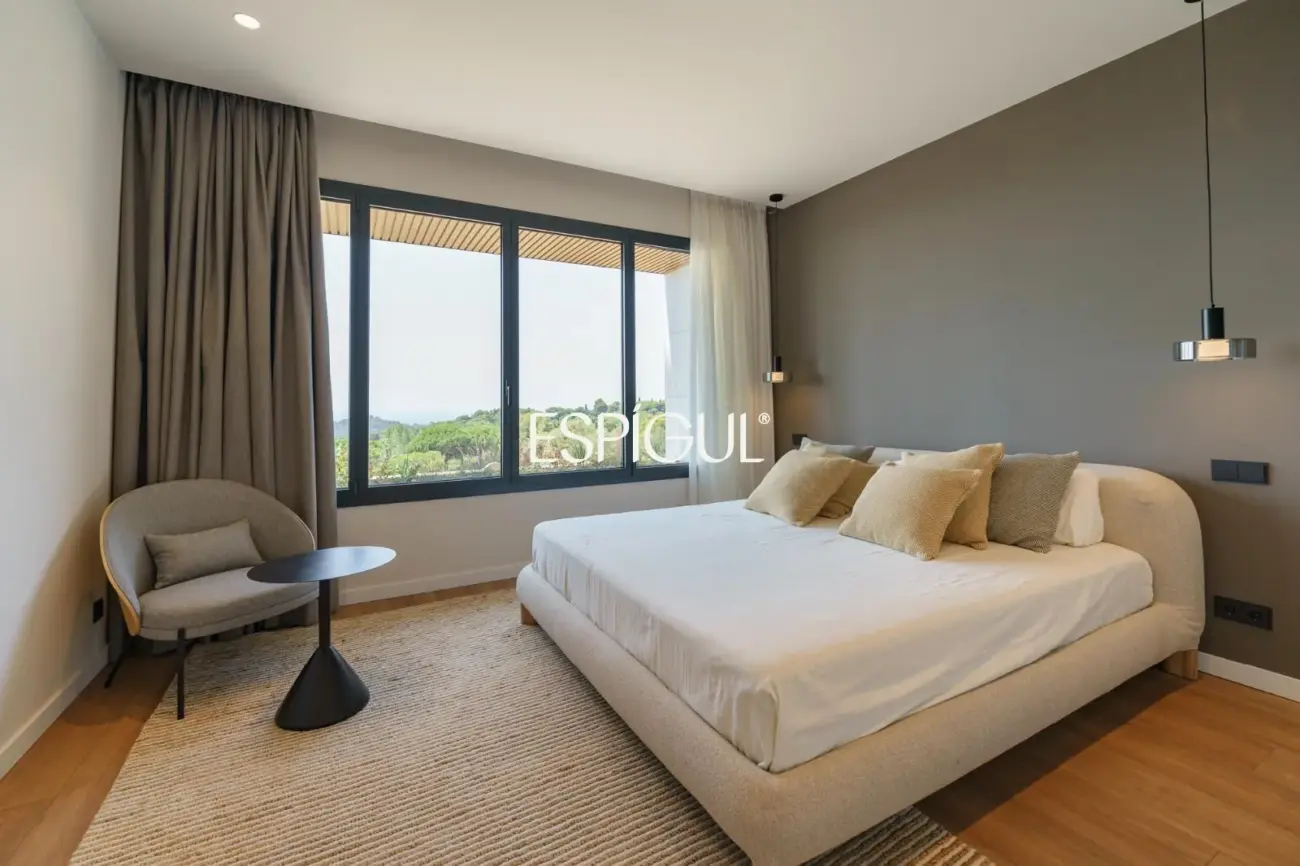 Luxe amb vistes al mar: Exclusives cases d’obra nova amb piscina a Llavaneres