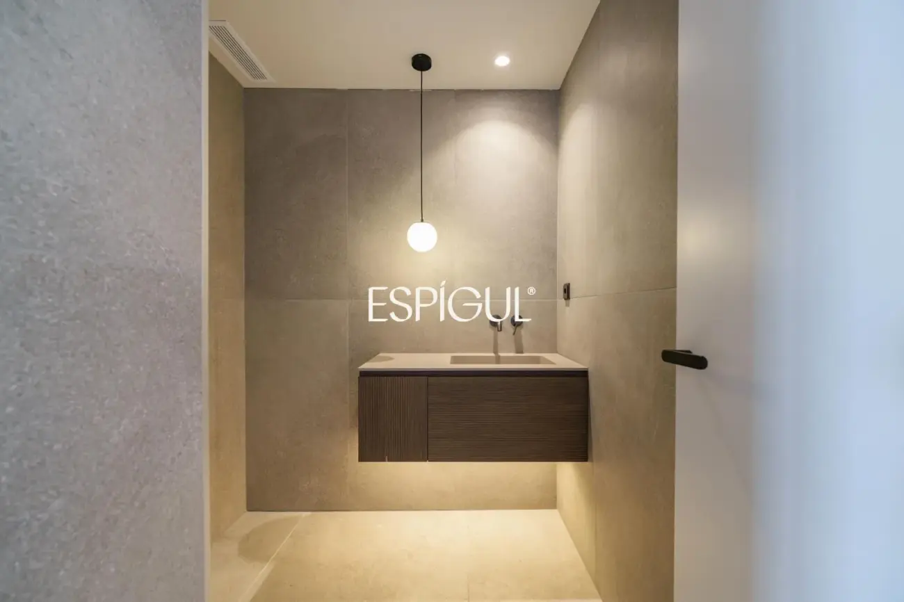Luxe amb vistes al mar: Exclusives cases d’obra nova amb piscina a Llavaneres
