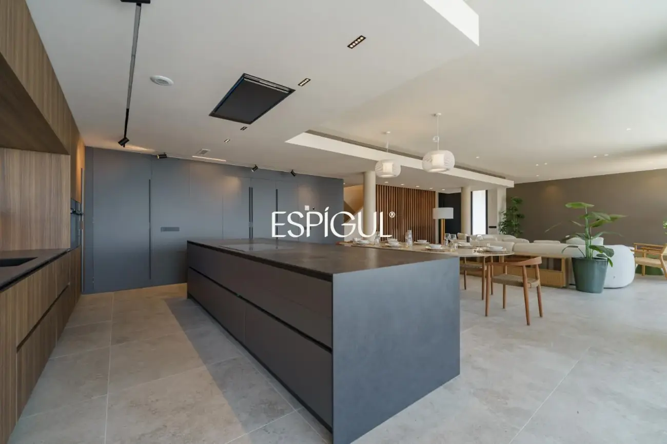 Luxe amb vistes al mar: Exclusives cases d’obra nova amb piscina a Llavaneres