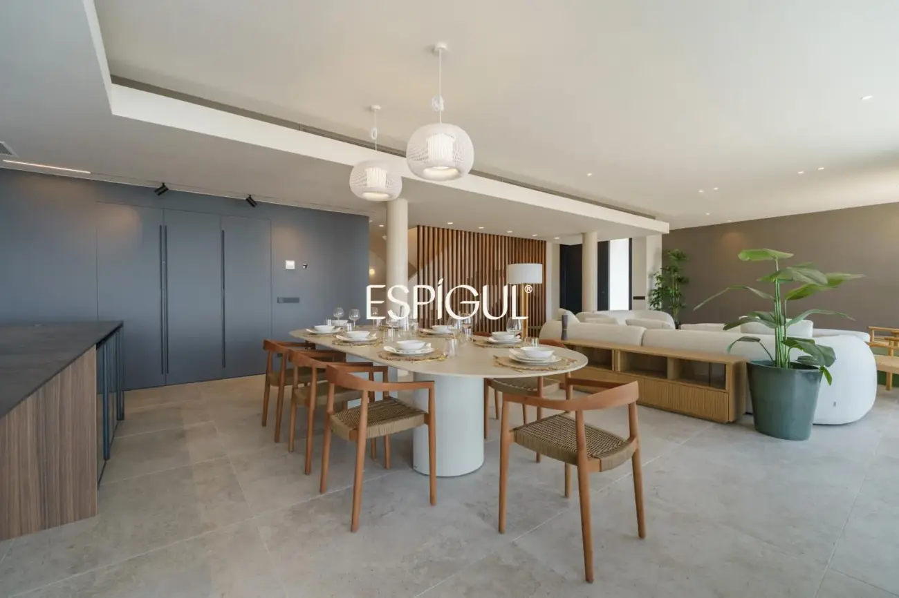 Luxe amb vistes al mar: Exclusives cases d’obra nova amb piscina a Llavaneres