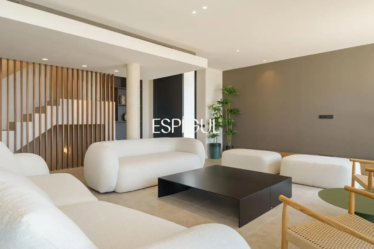 Luxe amb vistes al mar: Exclusives cases d’obra nova amb piscina a Llavaneres